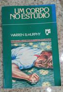 Um Corpo no Estdio-Warren B. Murphy